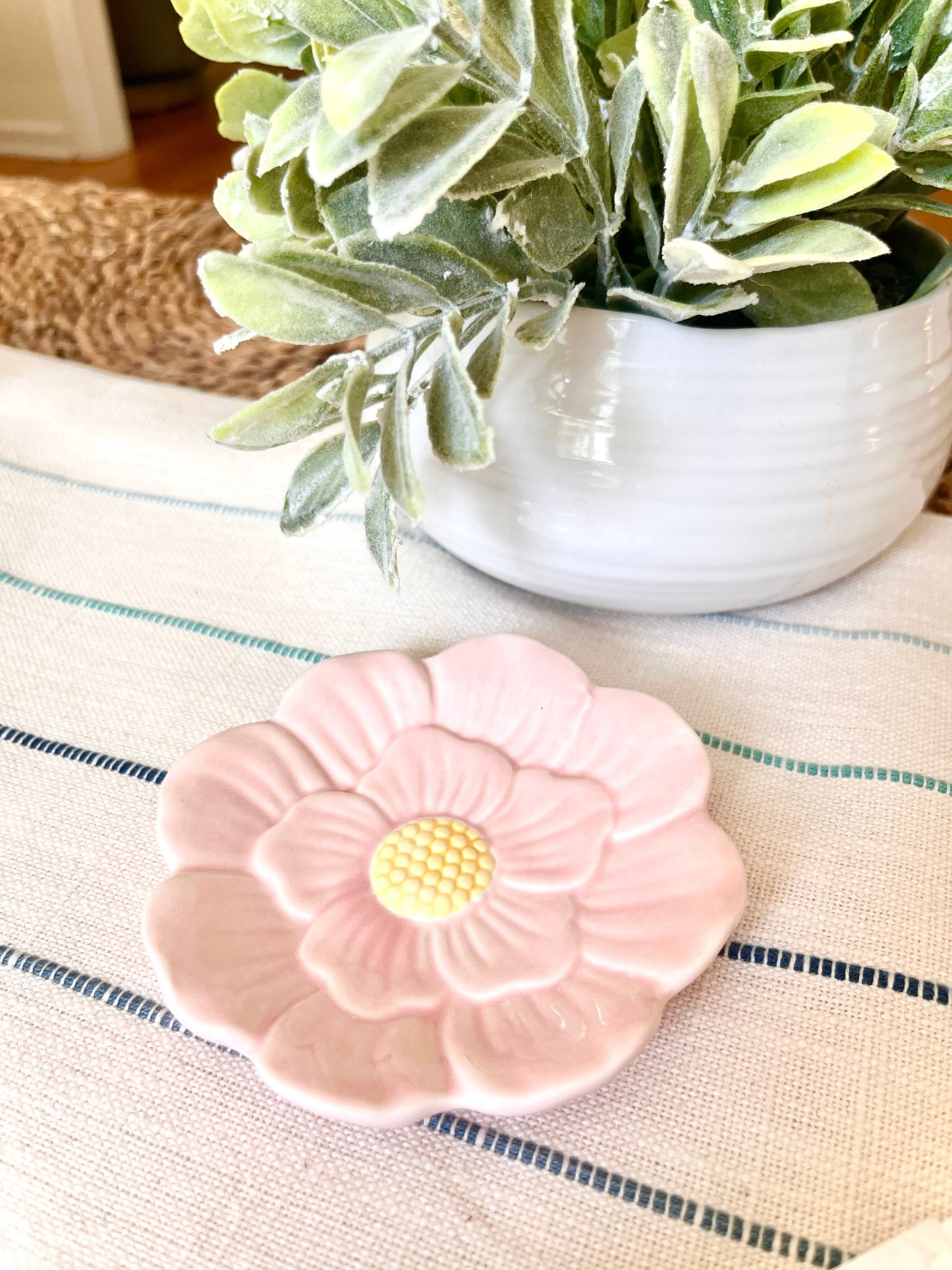 Flower Jewelry Ceramic Dish - Pink or White