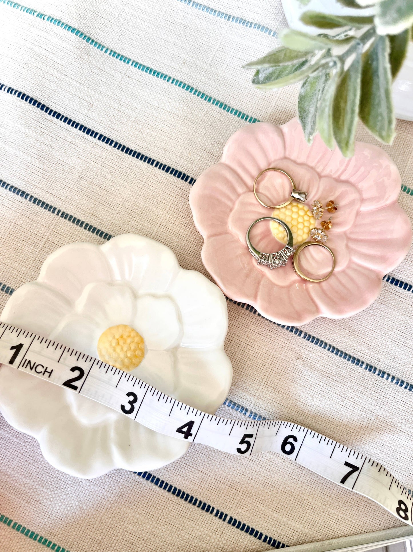 Flower Jewelry Ceramic Dish - Pink or White