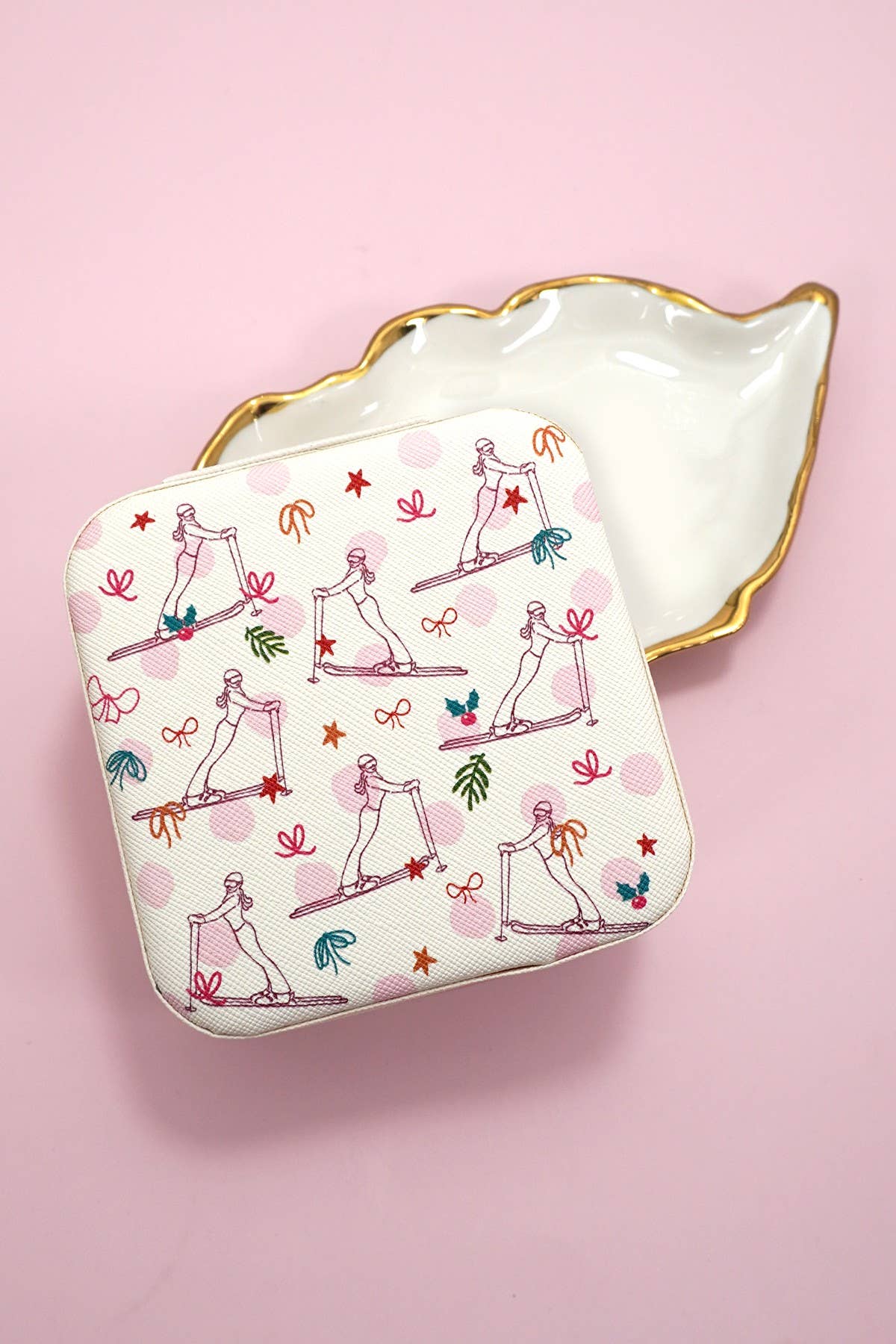 Jewelry organizer travel box