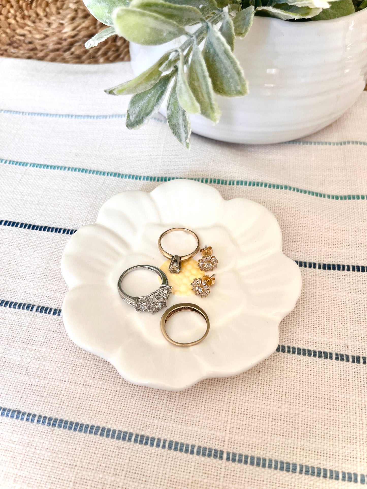 Flower Jewelry Ceramic Dish - Pink or White