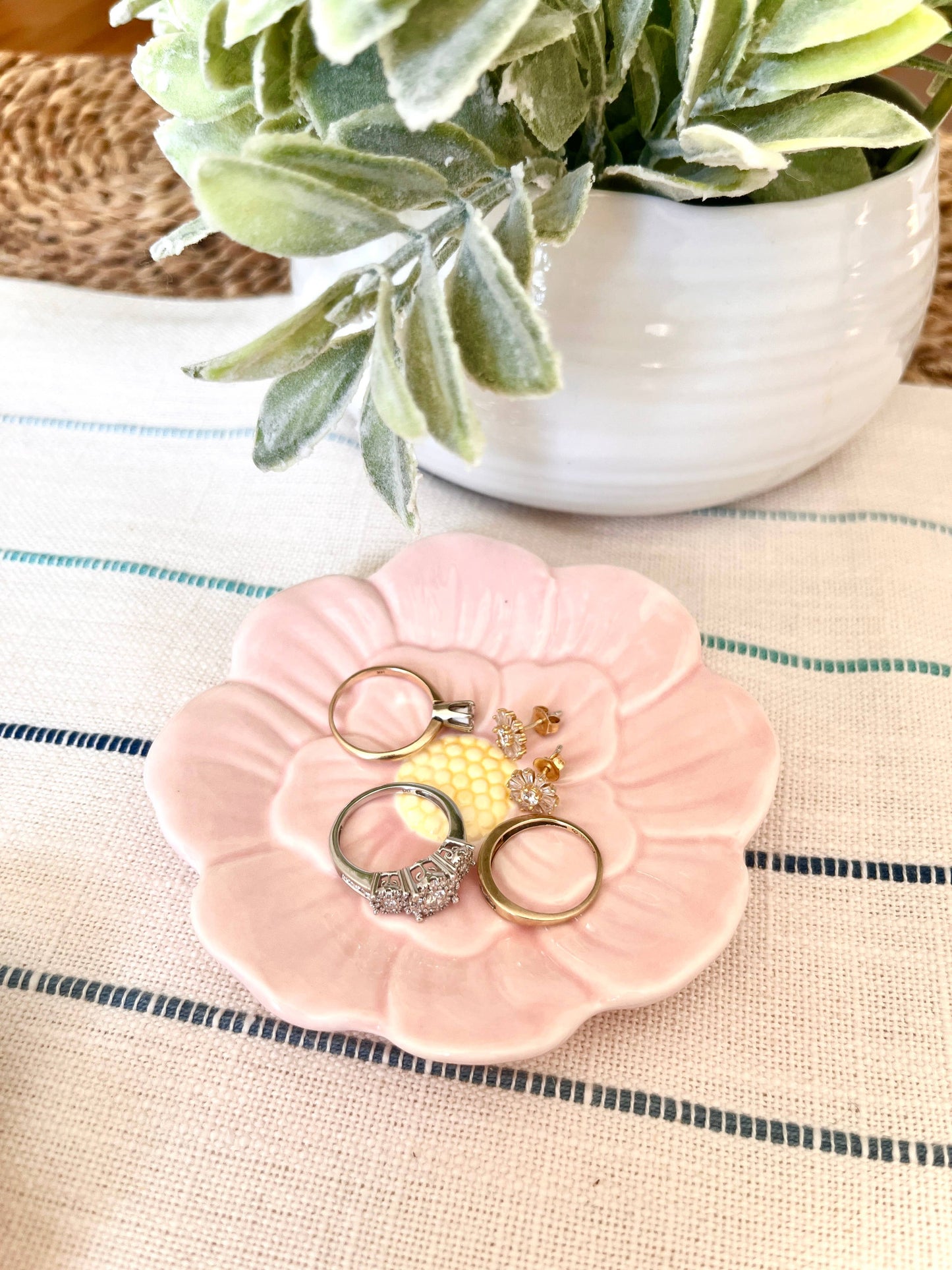 Flower Jewelry Ceramic Dish - Pink or White
