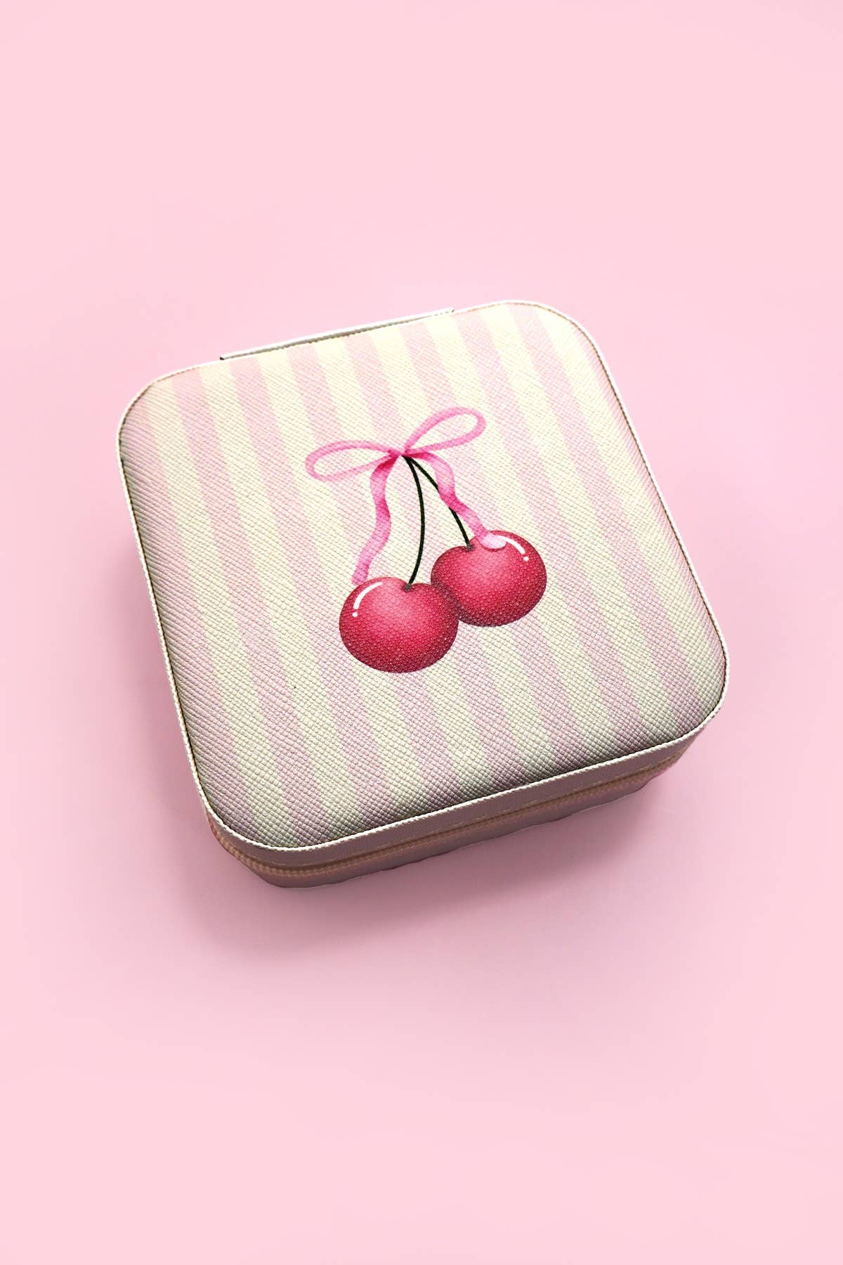 Jewelry organizer travel box