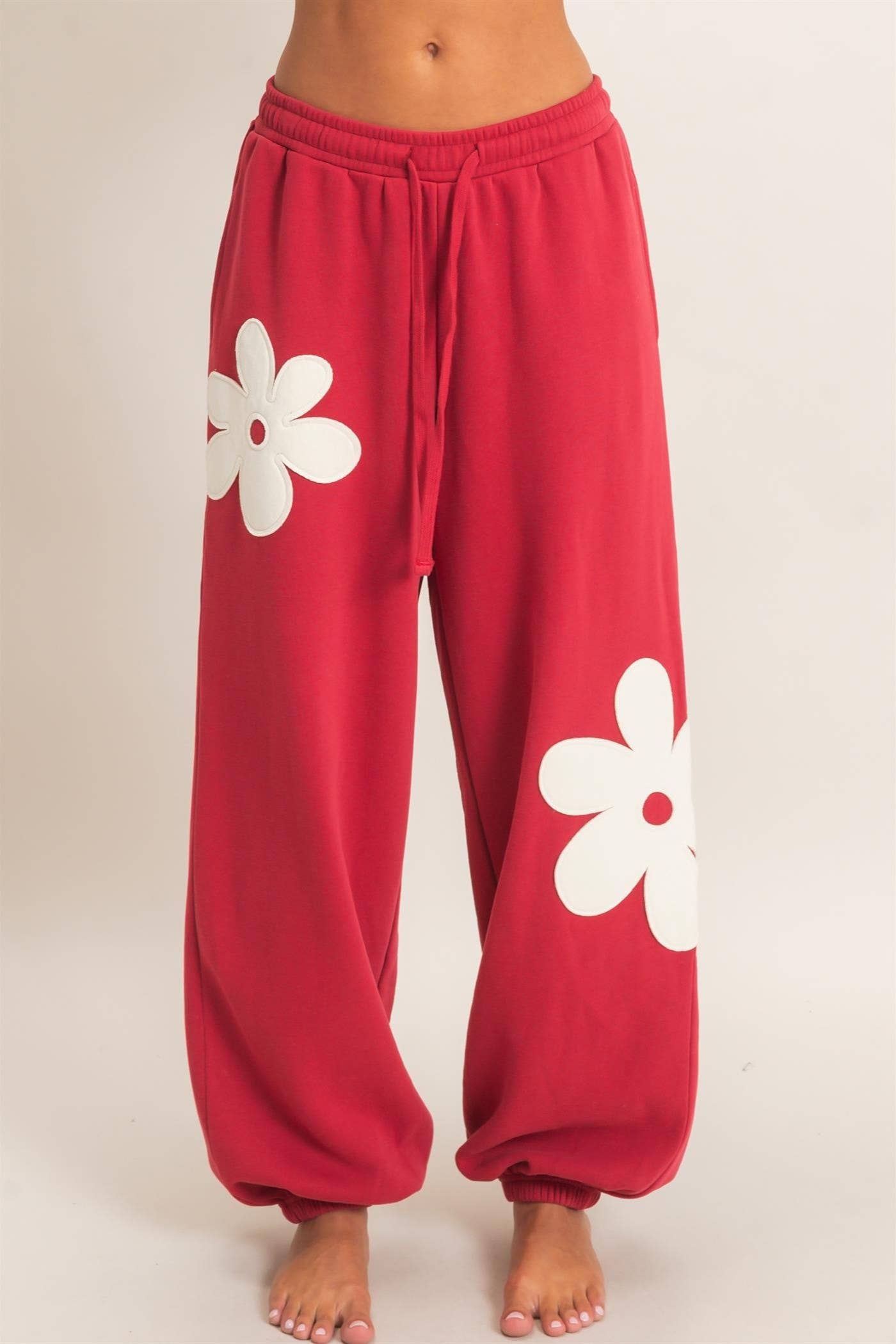 Floral Applique Drawstring Jogger Pants: BLACK