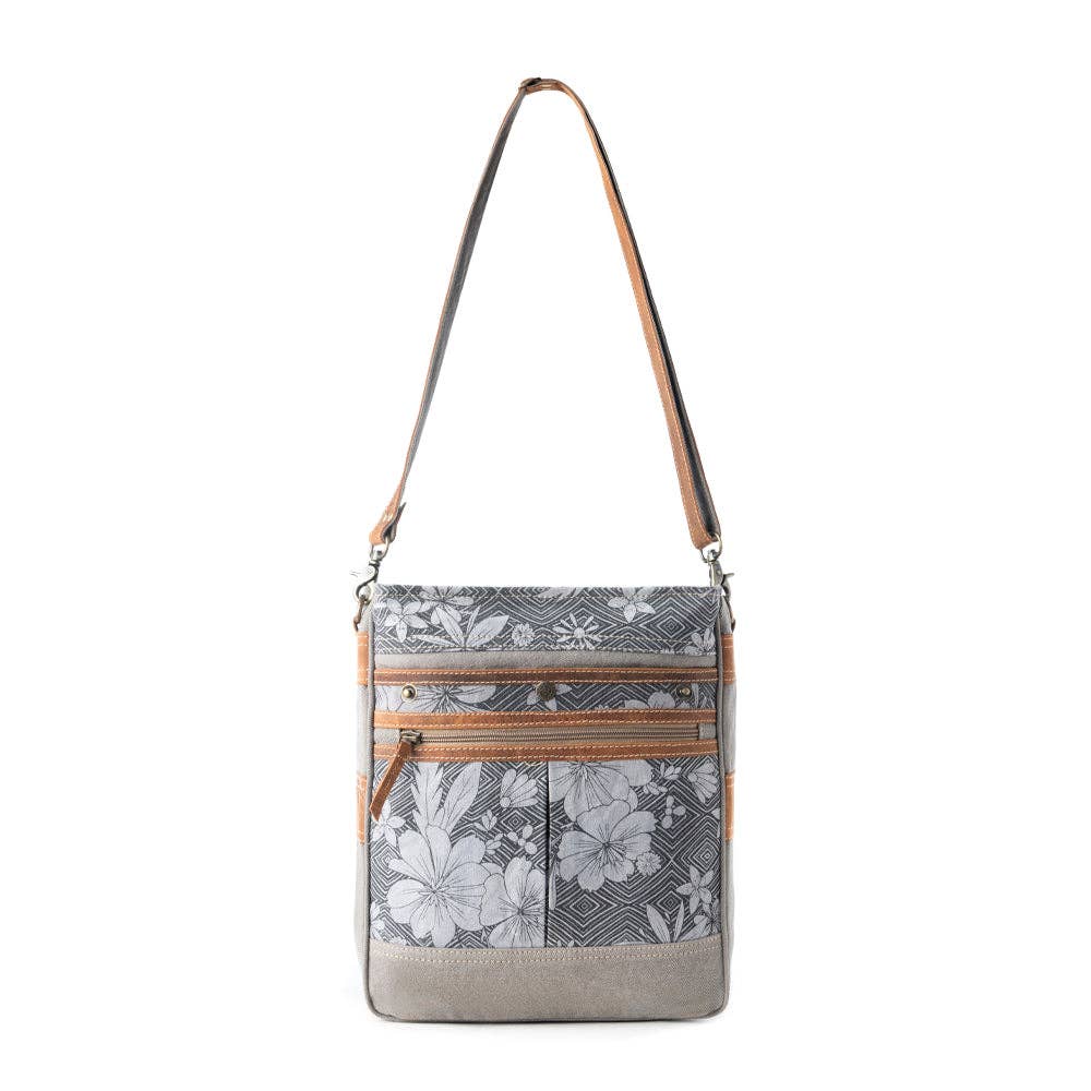 Carefree Days vintage shoulder bag for Women in sage with leather details