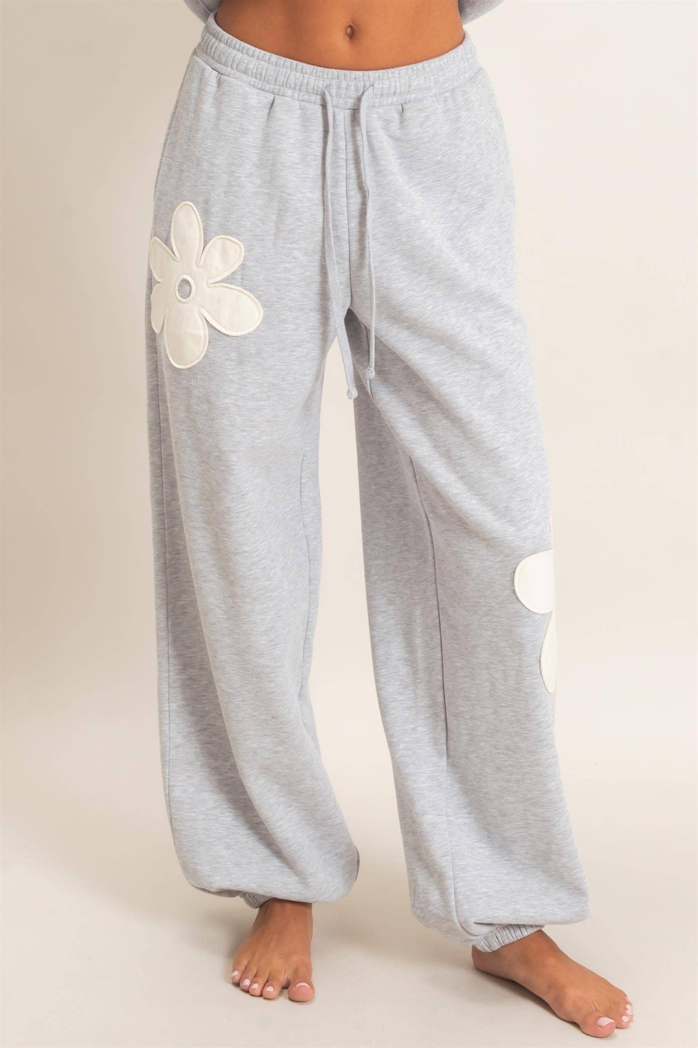 Floral Applique Drawstring Jogger Pants: BLACK