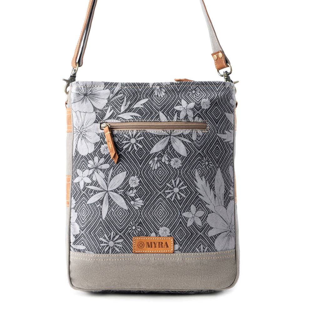 Carefree Days vintage shoulder bag for Women in sage with leather details