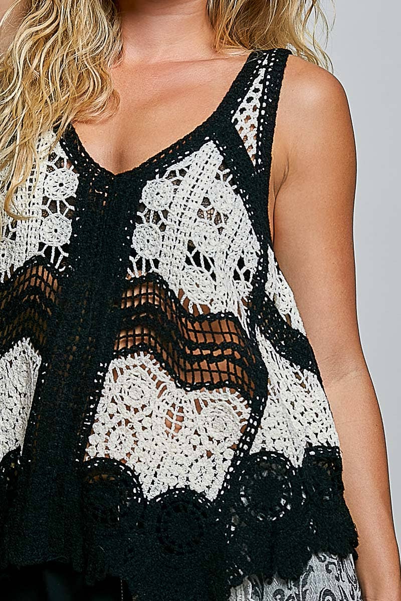 Border Weave Scalloped Crochet V-Neck Sleeveless Top