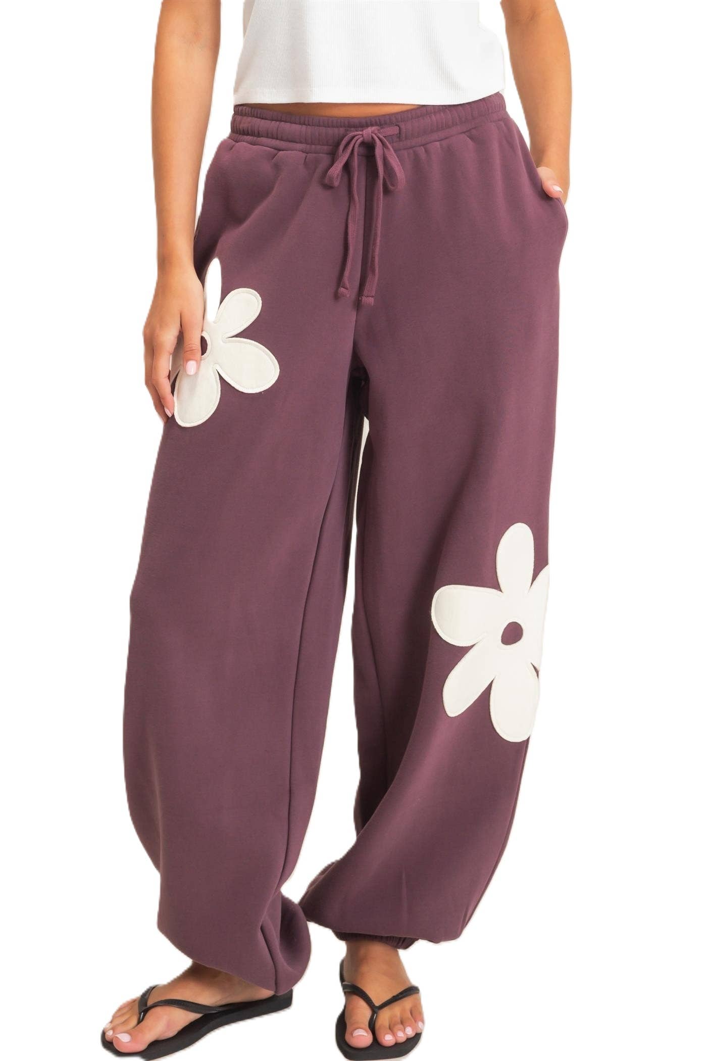 Floral Applique Drawstring Jogger Pants: BLACK