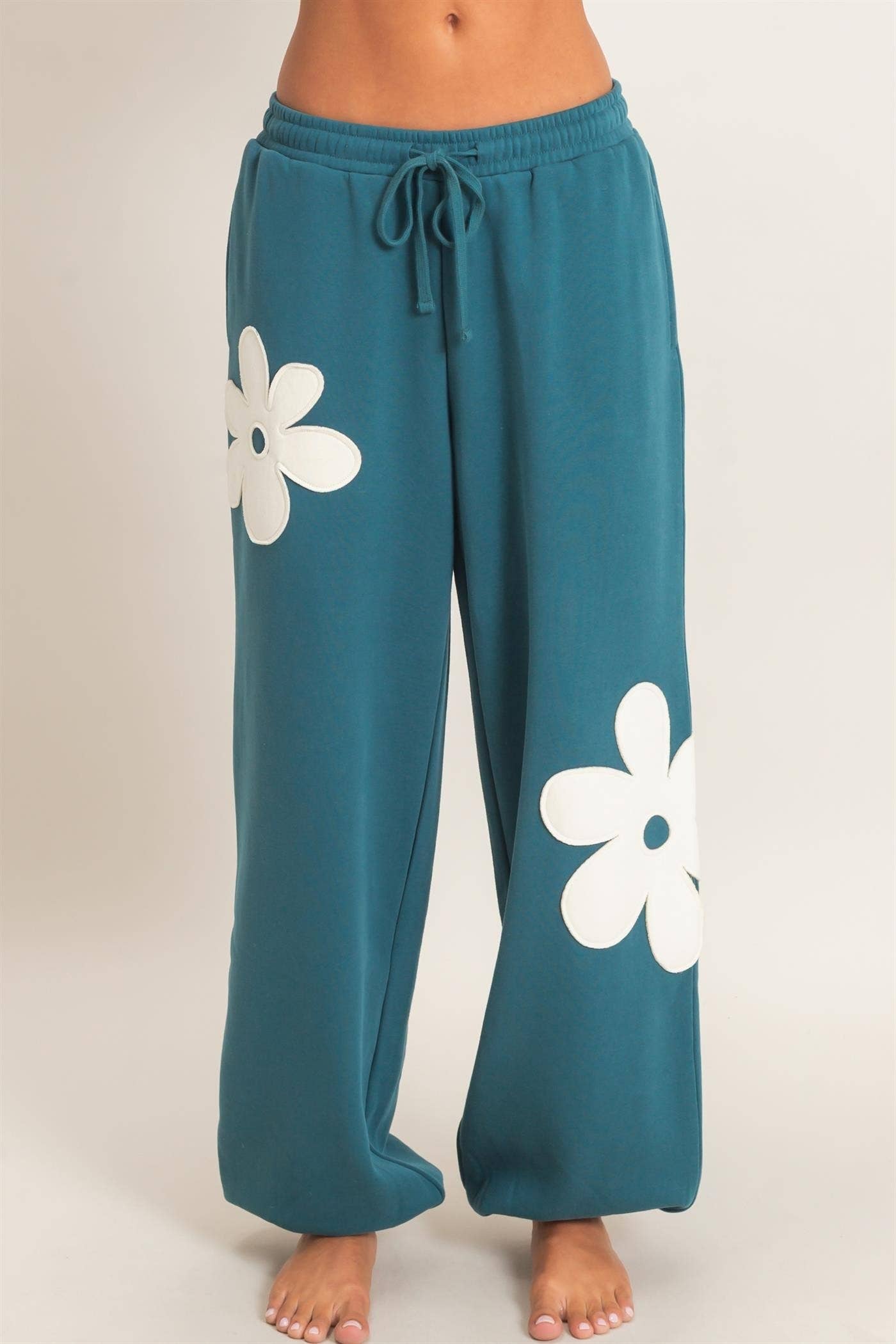 Floral Applique Drawstring Jogger Pants: BLACK