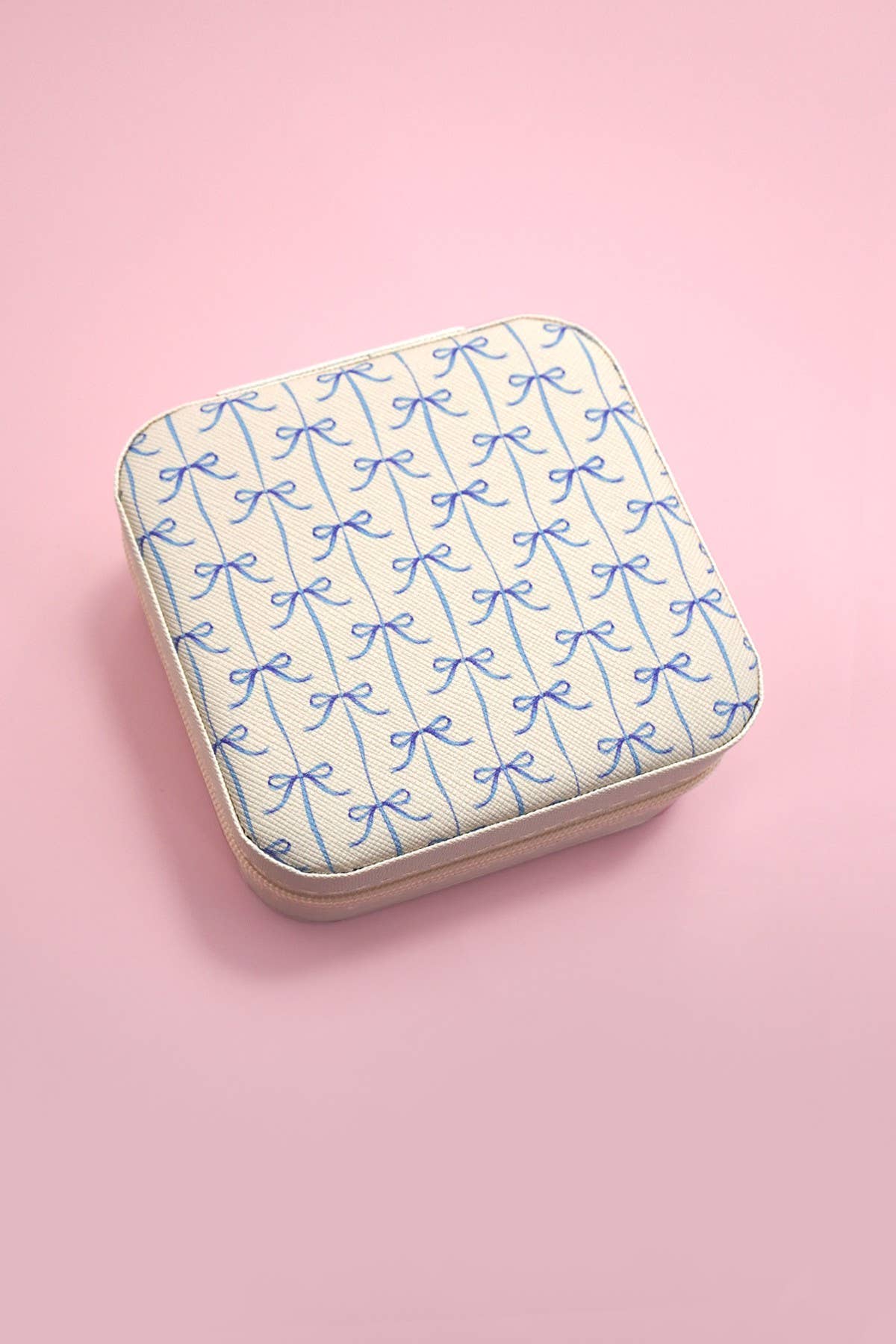 Jewelry organizer travel box