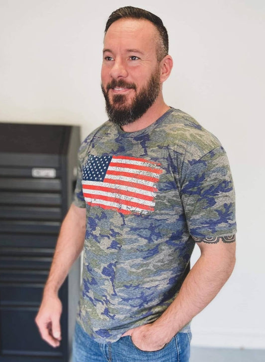 Men's Camo Vintage American Flag T-Shirt